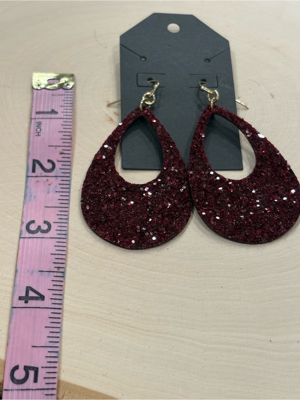 Burgundy glitter tear drop cut out earrings New on card Unbranded - Picture 3 of 4